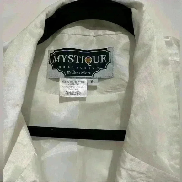 white Mystique collection by Ben Marc Blazer with a silver embellished button - Picture 2 of 3